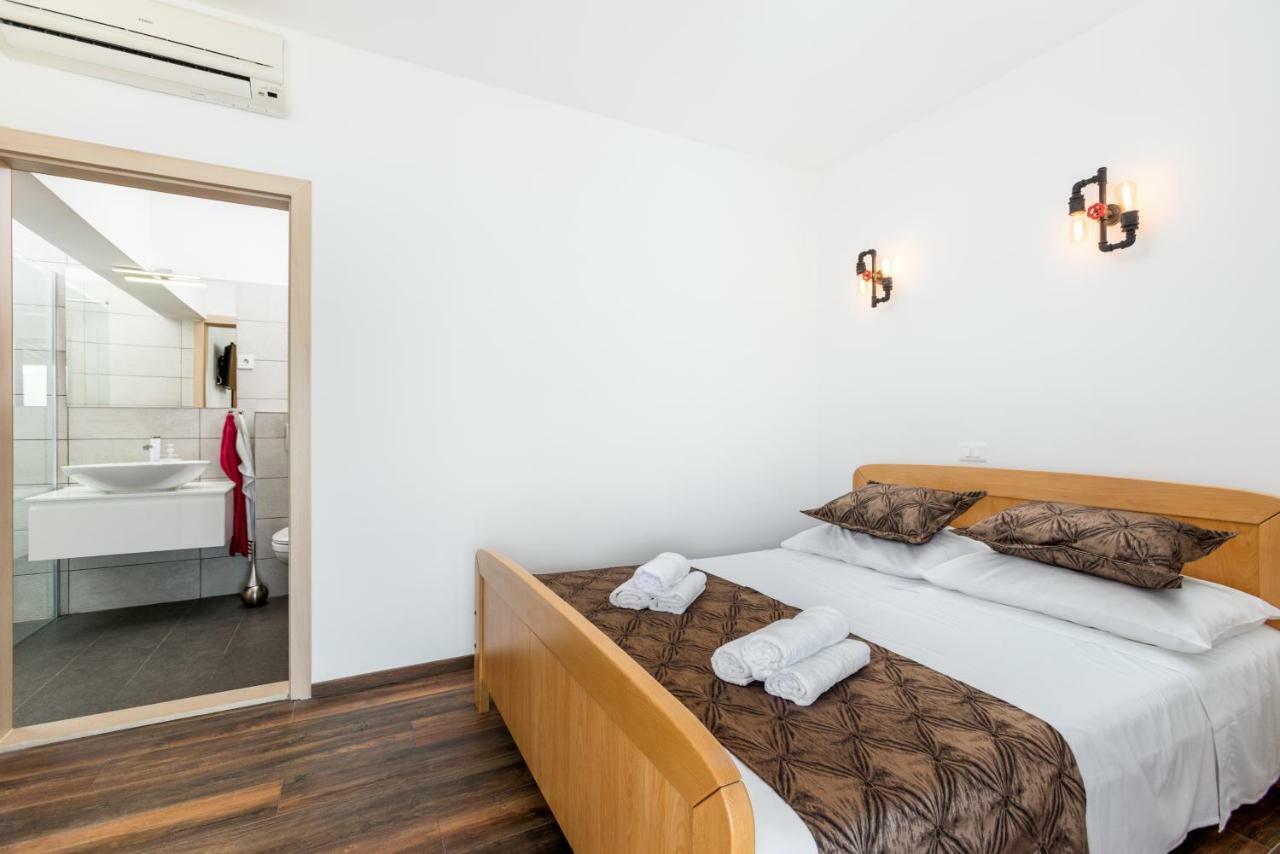 Seaside Villa Near Trogir - Poljica 玛里纳 外观 照片